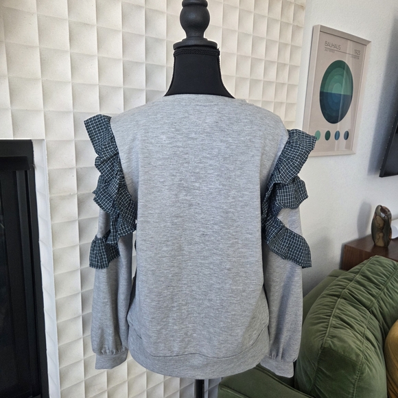 Anthropologie NuRode Gray Pullover Sweatshirt, Boho Green Ruffle Plaid Sleeve SM - Picture 5 of 8